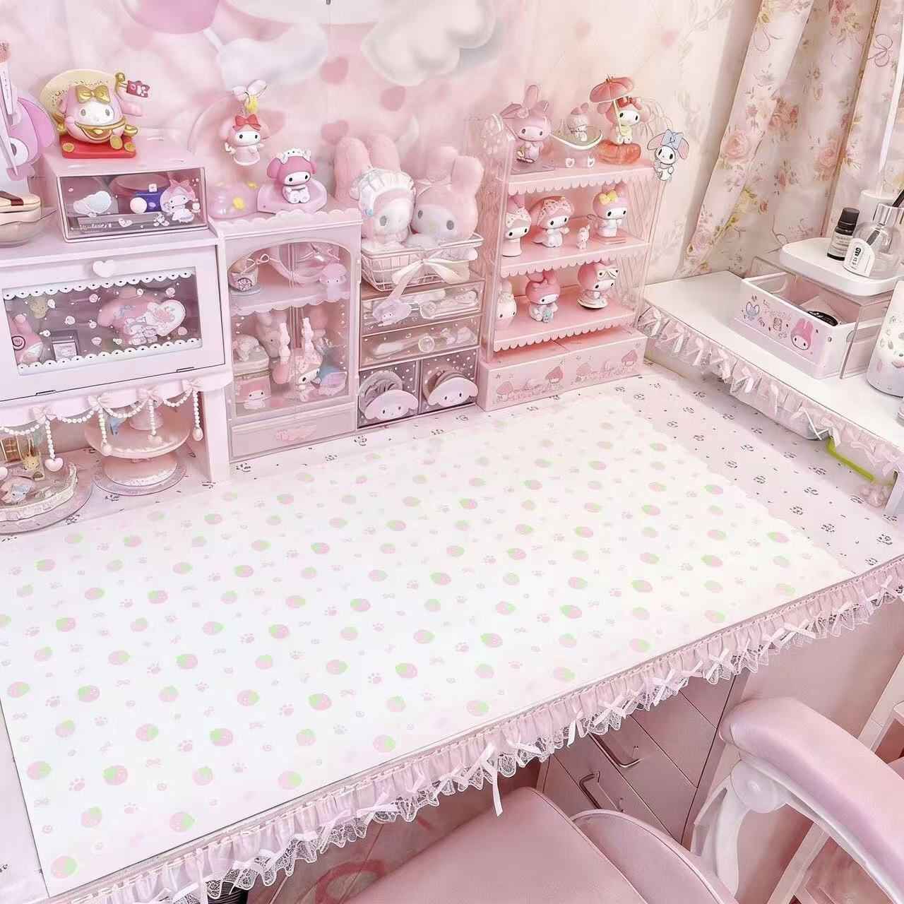 Vintage Cute Strawberry Pink L - Board Game Vantage review and price